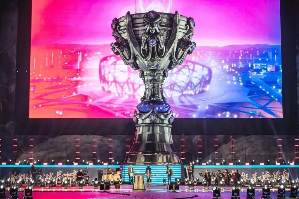 远征丹麦满载而归 NaVi捧杯BLAST秋决！