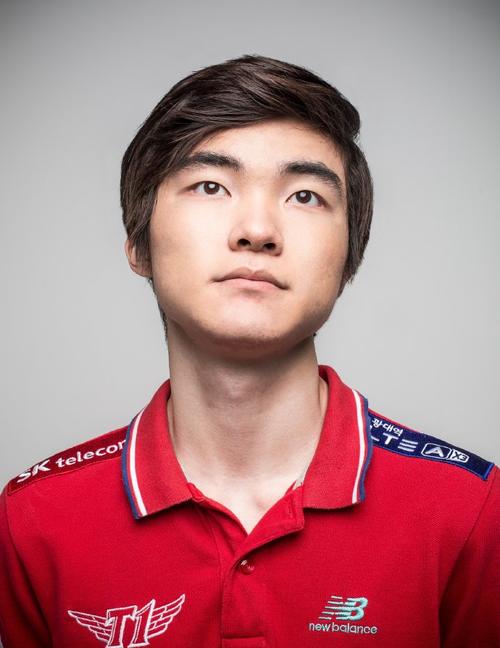 JDG赛后群访 Ruler：霞这个英雄可能我来使用和别的选手不太一样吧