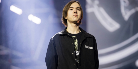 Invictus Gaming 官方：打野选手 glfs 今天离开了团队，成为自由球员